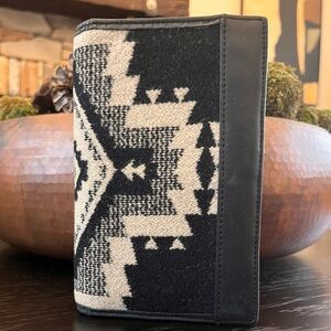 Pendleton Rock Point Secretary Wallet